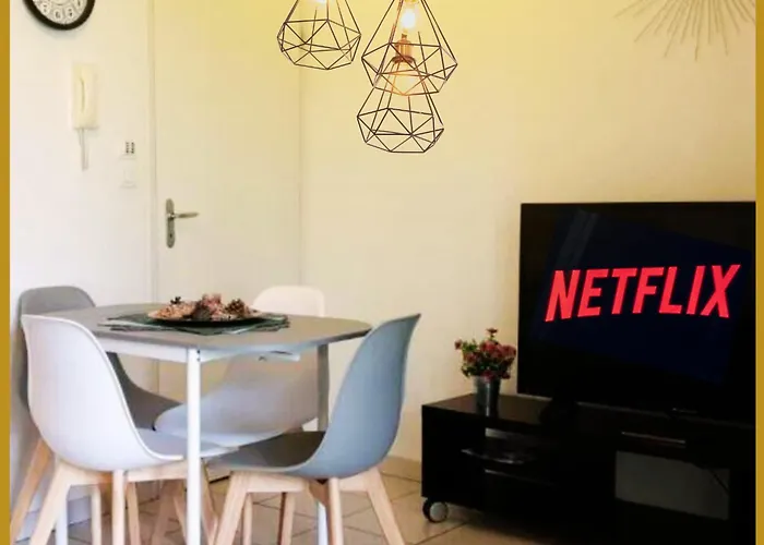 Le - Parking - Vue Piscine - By * モントーバン